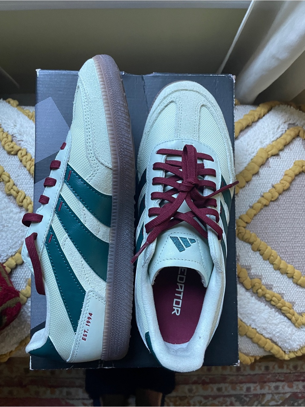 Adidas Sneakers • 6.5 Men’s | 8 Women’s